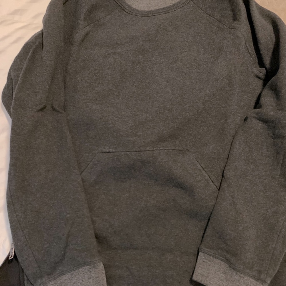 Lululemon grey performance sweatshirt w/side zip.